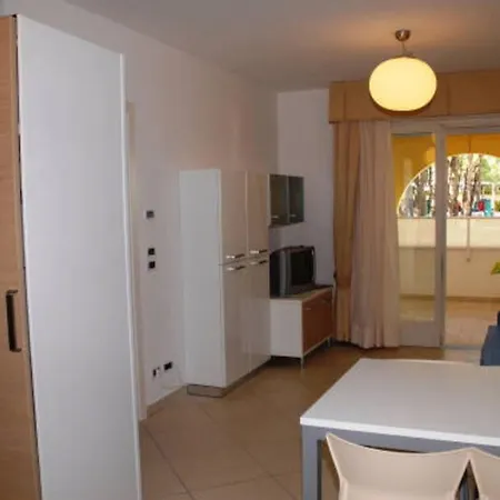 Διαμέρισμα Cozy Coastal Haven With Air Conditioning